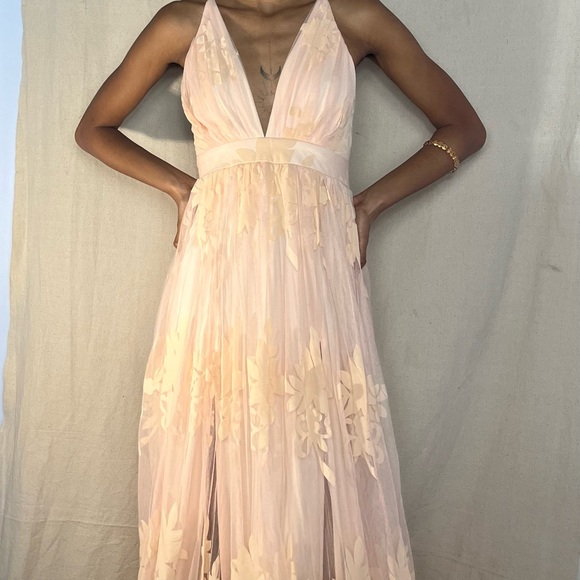 Blush pink floral gown - Picture 3 of 4